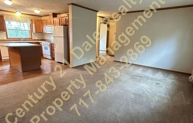 3 beds, 2 baths, $1,495, Unit 35