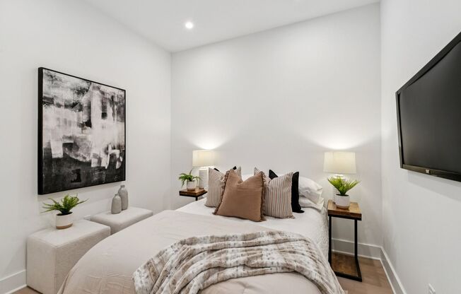 2 beds, 1 bath, 800 sqft, $2,108, Unit 308