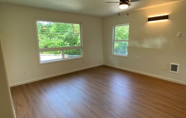 Updated Camas Townhome