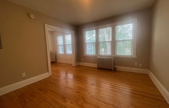 Studio, 1 bath, 450 sqft, $963, Unit 16