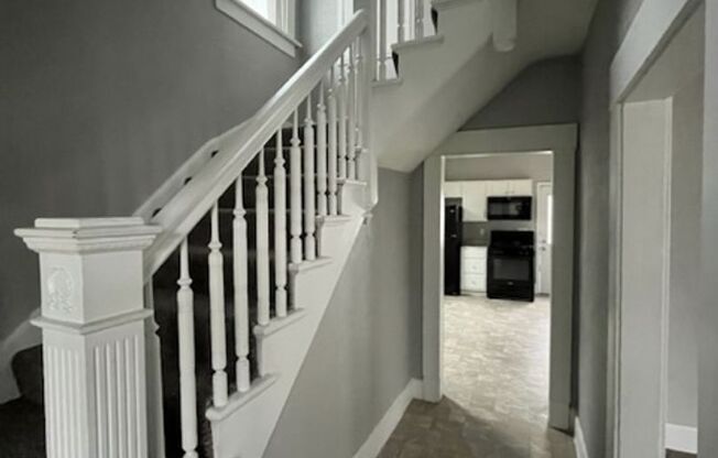 Nice 2 Bedroom 1 Bath House with Garage in Davenport