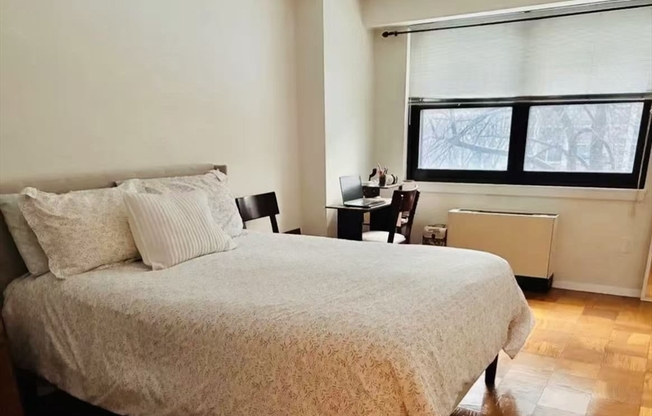 1 bed, 1 bath, 988 sqft, $3,300, Unit 4J