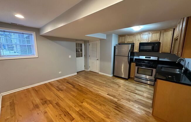 2 beds, 1 bath, $1,400, Unit 4057 #GDN