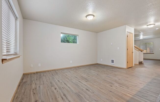 Beautiful 4bed/2.5bath - 1/2 OFF First months rent!