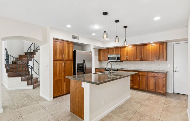 Highly sought after golf course lot in Arrowhead Ranch, you will not be disappointed in the beauty.  3 bedrooms, 2.5 bathrooms, 2k sq ft this home is light and bright and Ready for you NOW!!!
