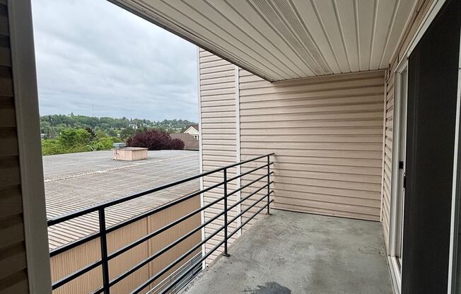 1 bed, 1 bath, 715 sqft, $1,750, Unit 304