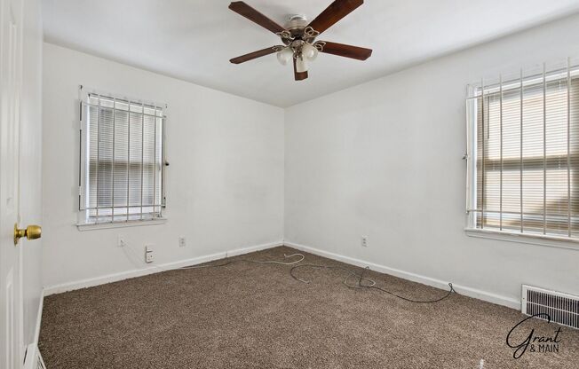 3 beds, 1 bath, $1,250