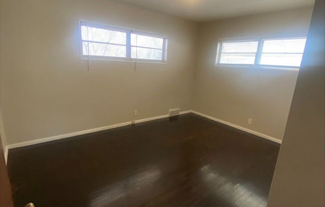 3br/1ba in Dellwood