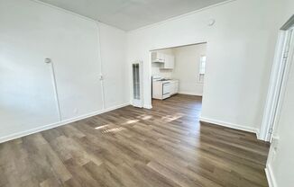 2 beds, 1 bath, $1,200, Unit Second St