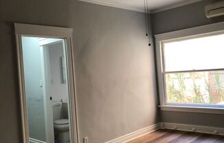 1611 Schrader Apartments (#810)