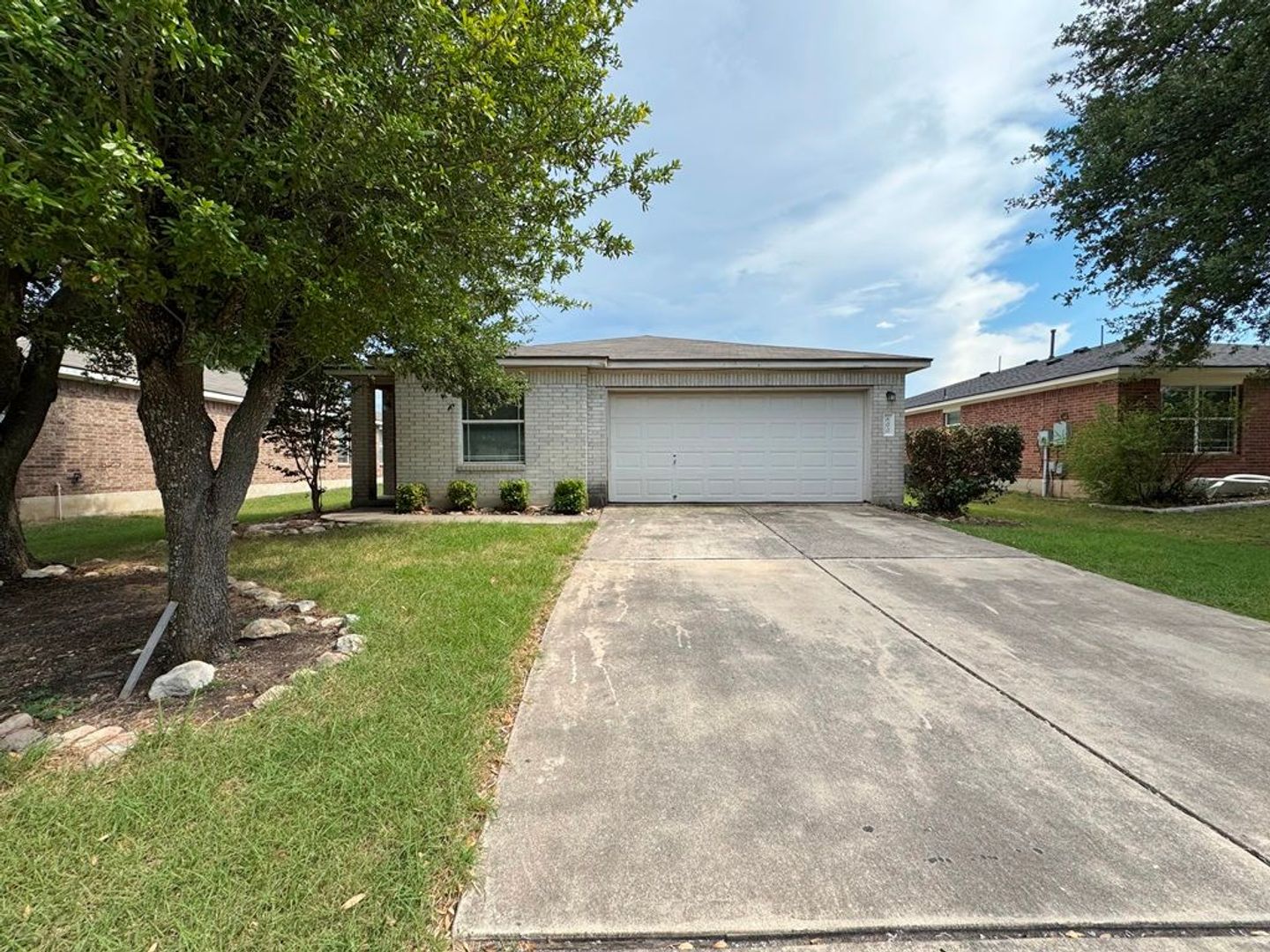 Great one story white brick, 4 bedroom home available in Horizon Park subdivision!