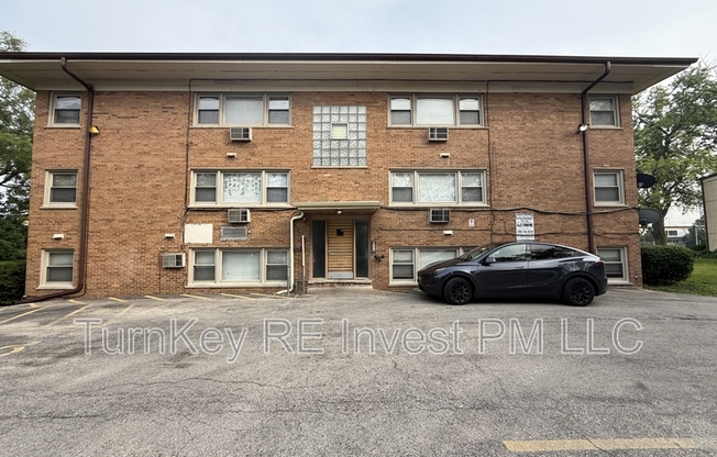 5900 BUTTERFIELD RD