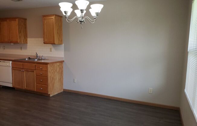 3 beds, 2 baths, $1,475