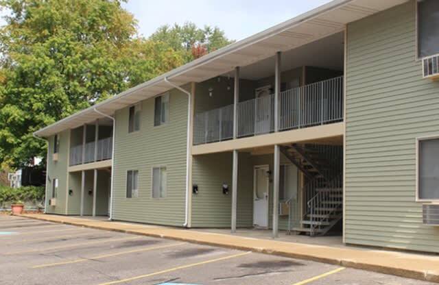 Back of Exterior Building 1503 and parking lot