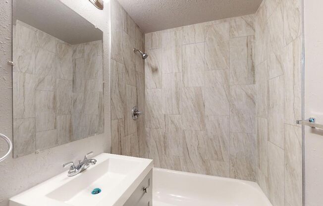 1 bed, 1 bath, 778 sqft, $945, Unit 11600 East 16th Ave #8