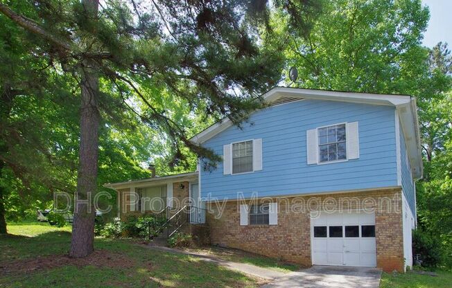 210 Creekwood Ln