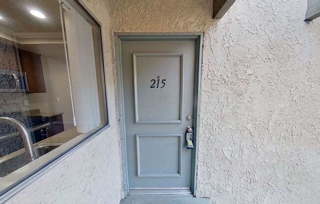 1 bed, 1 bath, 722 sqft, $1,900, Unit #215