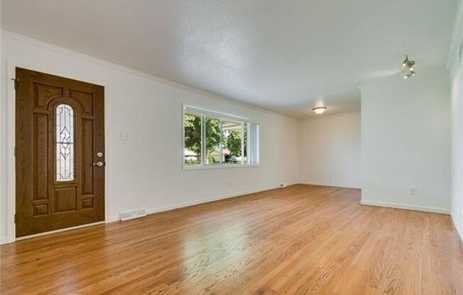 SHARP BRICK RANCH, BASEMENT, GARAGE