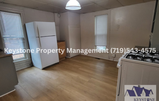 $500 Off Move In Special! 3 Bd/1 Bath House - Spacious Kitchen & Laundry Room $1000/$1000