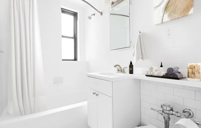 Studio, 1 bath, $5,375, Unit 4L