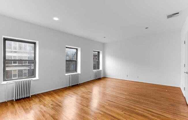 106 S ELLIOTT PL