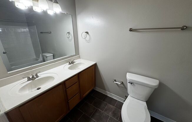 1 bed, 1 bath, 755 sqft, $999, Unit 6006F