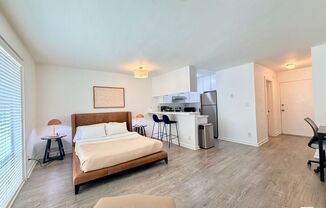 5805 W 8 ST