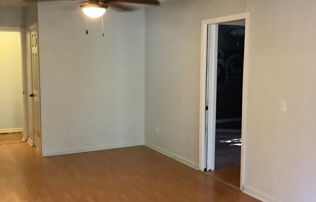 3 beds, 2 baths, $1,225