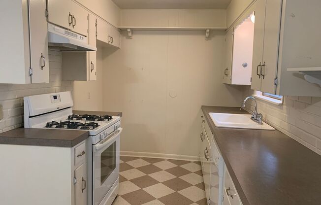 Lovely 4/2 in Brentwood Neighborhood