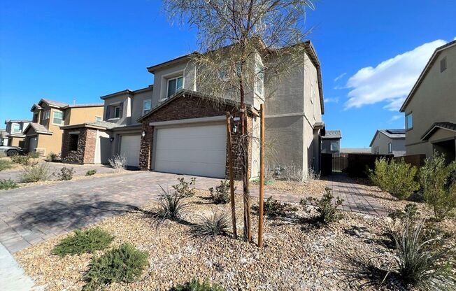 4 BEDROOMS, 2.5 BATHS AT VILLIAGES AT TULE SPRINGS