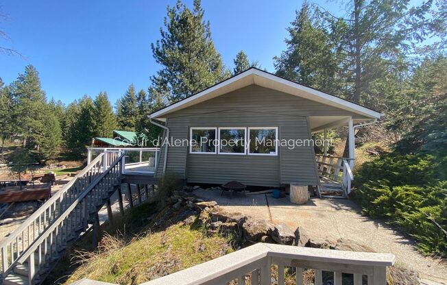 2+ bed, 2 bath house on the Spokane River!