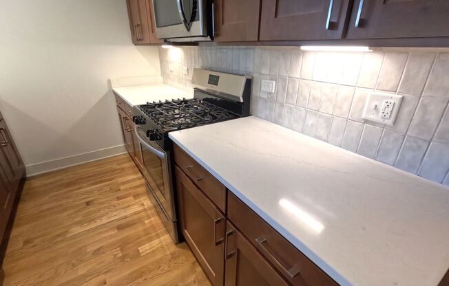 3 beds, 2 baths, 1,100 sqft, $3,295, Unit 2740-308