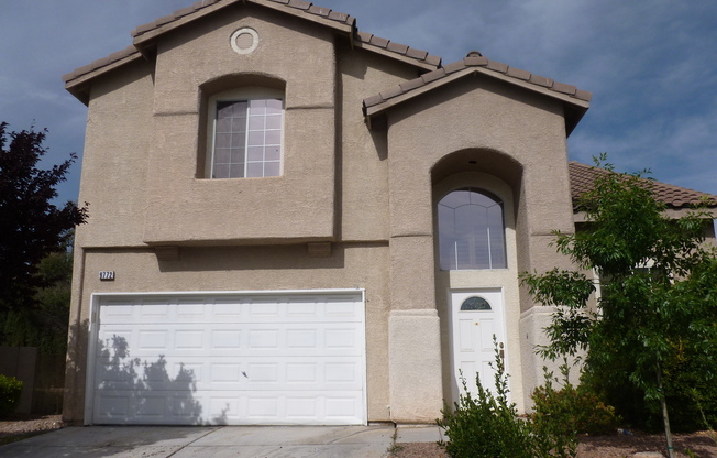 4 beds, 3.5 baths, $2,345