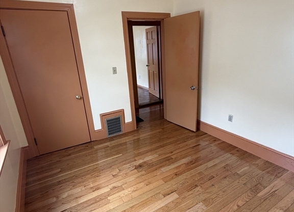 4 beds, 1 bath, 1,500 sqft, $2,800, Unit 2