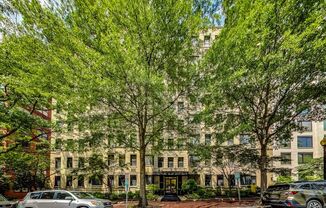 Stylish 1 Bedroom Condo in Foggy Bottom!