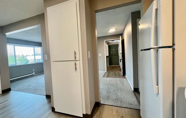 2 beds, 1 bath, 900 sqft, $1,650, Unit 19-C