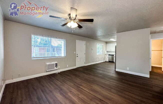 1300 W BELLA ST