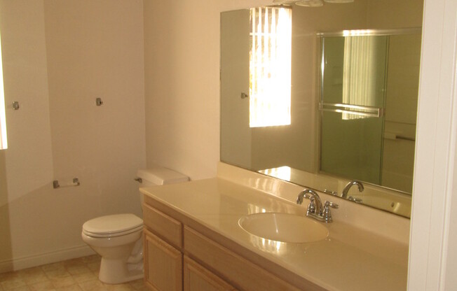 Rancho Bernardo - The Summit Community - New Flooring & Paint - Garage +
