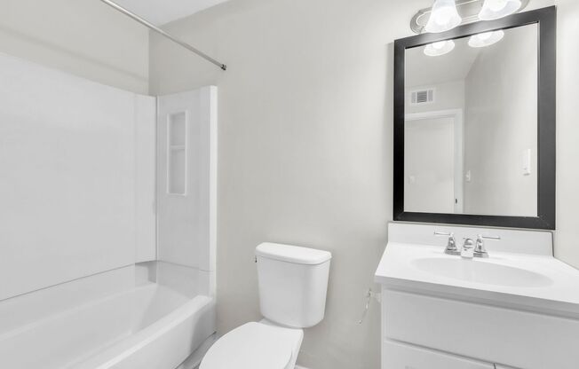 2 beds, 1 bath, 720 sqft, $1,209, Unit E8
