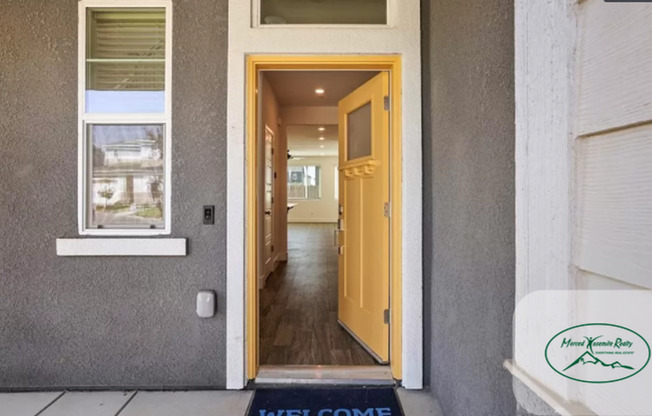 CORNER LOT - Beautiful 5-Bedroom Home for Rent in North Merced!