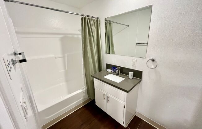 Studio, 1 bath, 600 sqft, $2,498, Unit 105