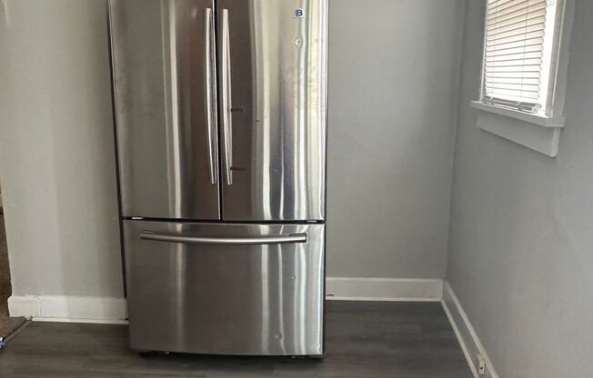 PRELEASING for AUGUST! Close to Campus