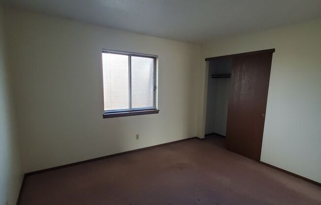 2 beds, 1 bath, 850 sqft, $850, Unit #5