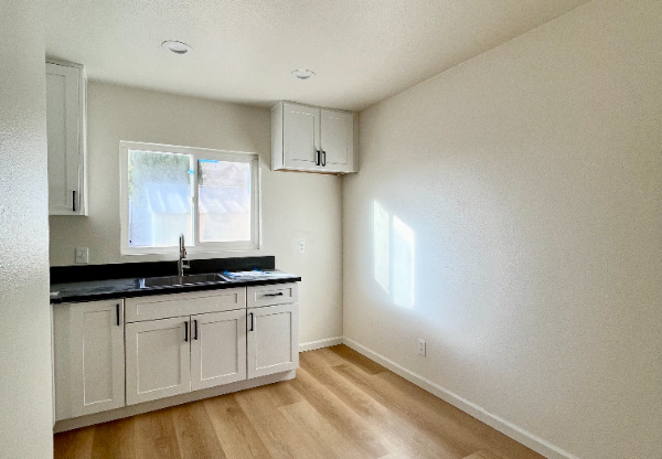 331 E 1 ST