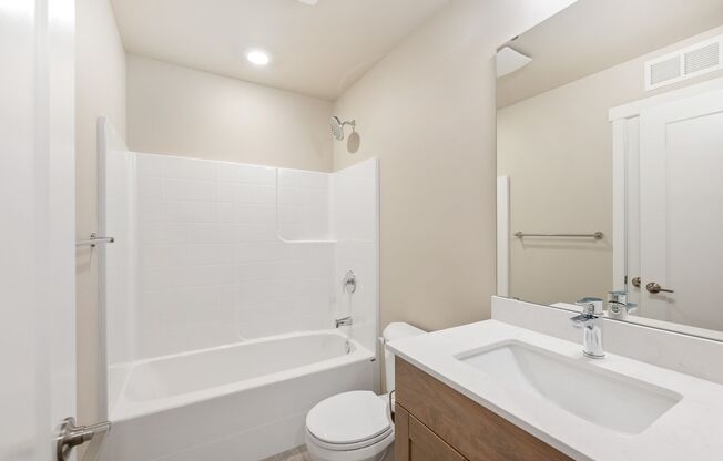 4 Bed | 3.5 Bathroom | 1800 Sq Ft | $3,700