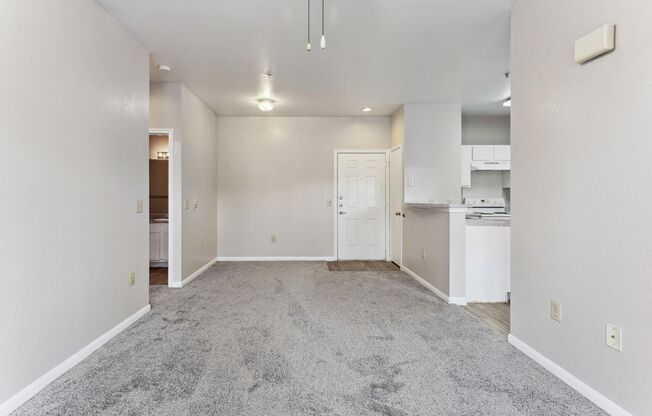 2 beds, 1 bath, 787 sqft, $1,082