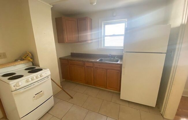 4 beds, 2 baths, $4,300