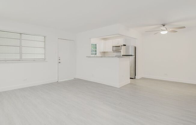 1 bed, 1 bath, 694 sqft, $1,000, Unit 126