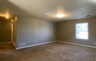 3 beds, 1 bath, $1,195, Unit Apt C