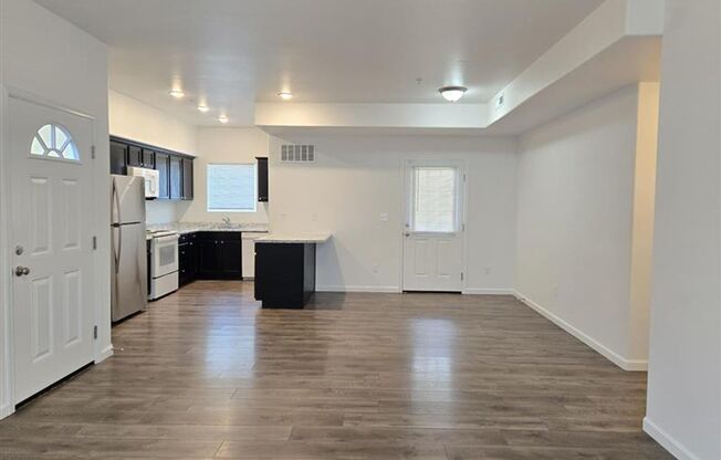 3 beds, 2 baths, 1,200 sqft, $1,750, Unit 1863-B240